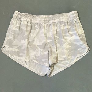 DSG (Dicks Sporting Goods) Low-Rise White Camo Running Shorts (L)
